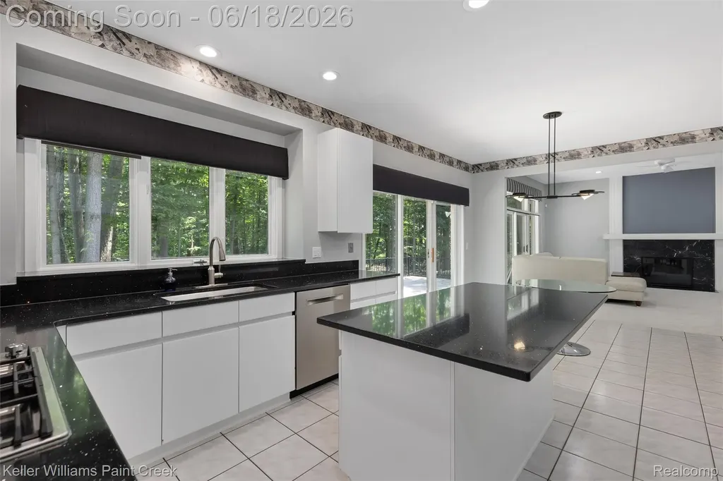25626 Gina Court Novi City MI 48374