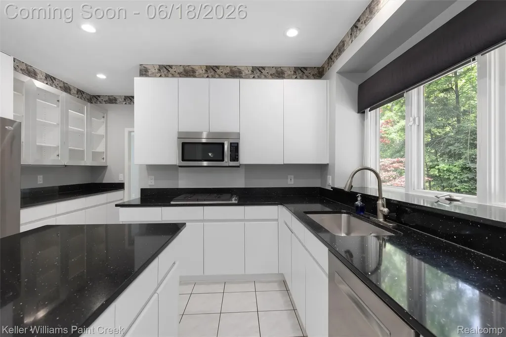 25626 Gina Court Novi City MI 48374