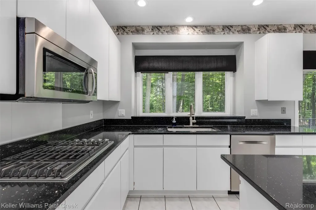 25626 Gina Court Novi City MI 48374