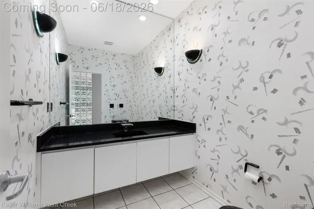 25626 Gina Court Novi City MI 48374