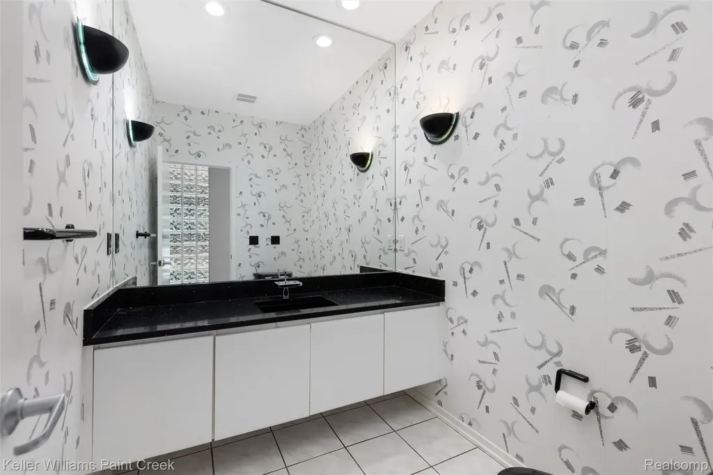 25626 Gina Court Novi City MI 48374