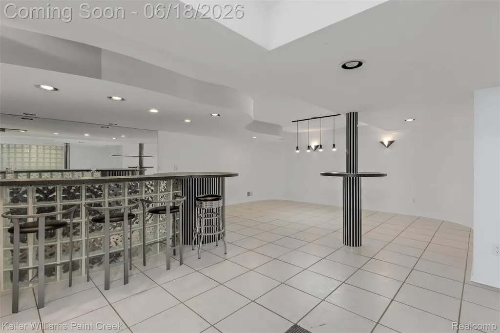 25626 Gina Court Novi City MI 48374