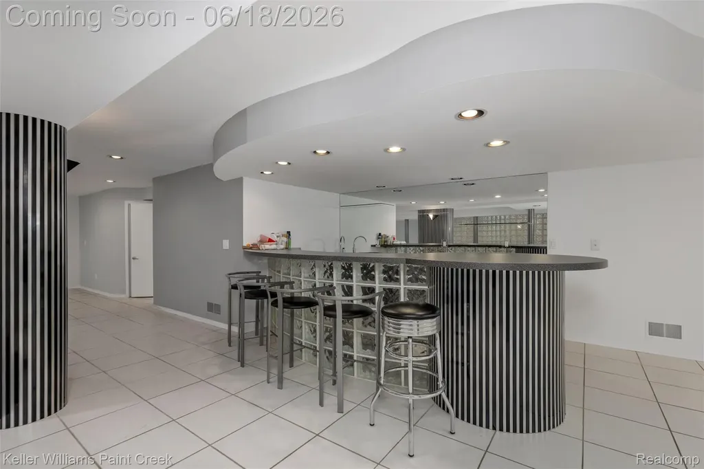 25626 Gina Court Novi City MI 48374