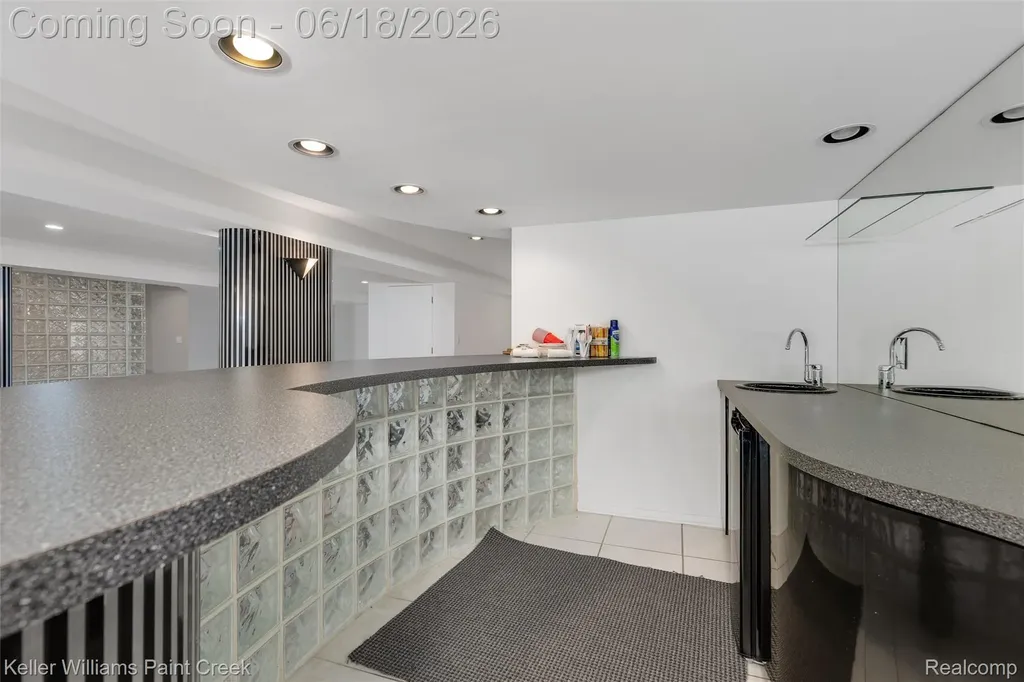 25626 Gina Court Novi City MI 48374