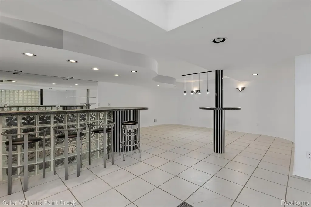 25626 Gina Court Novi City MI 48374