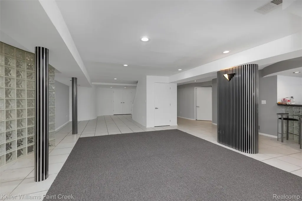 25626 Gina Court Novi City MI 48374