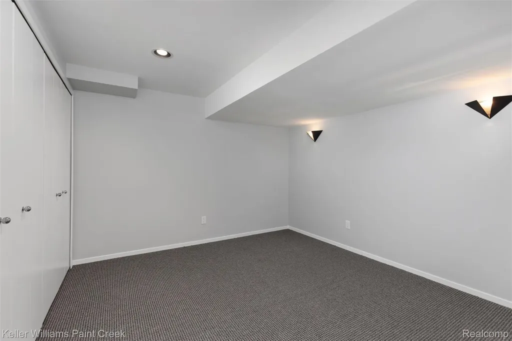 25626 Gina Court Novi City MI 48374