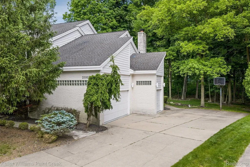 25626 Gina Court Novi City MI 48374