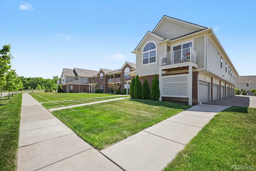 22056 Andover Drive Macomb Township MI 48042
