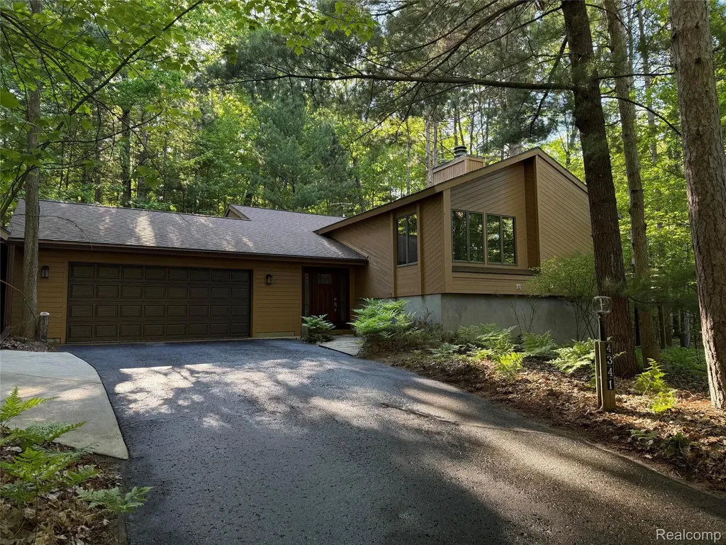 4341 Maplewood Lane Acme Township MI 49686