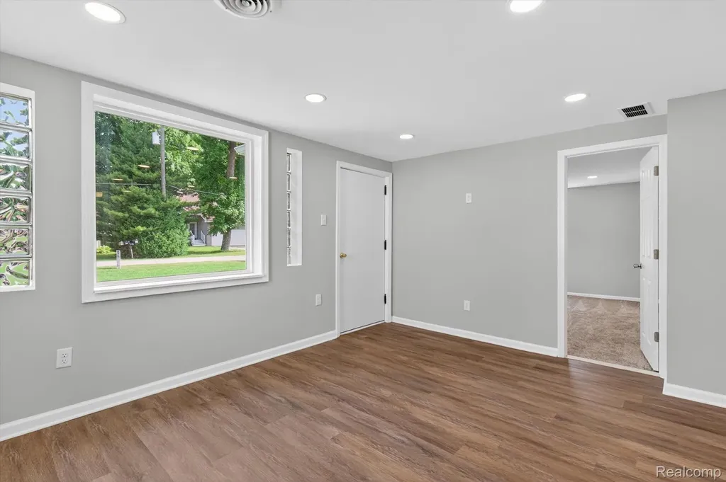 4841 Fenmore Avenue Waterford Charter Township MI 48328