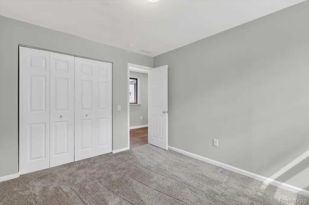 4841 Fenmore Avenue Waterford Charter Township MI 48328