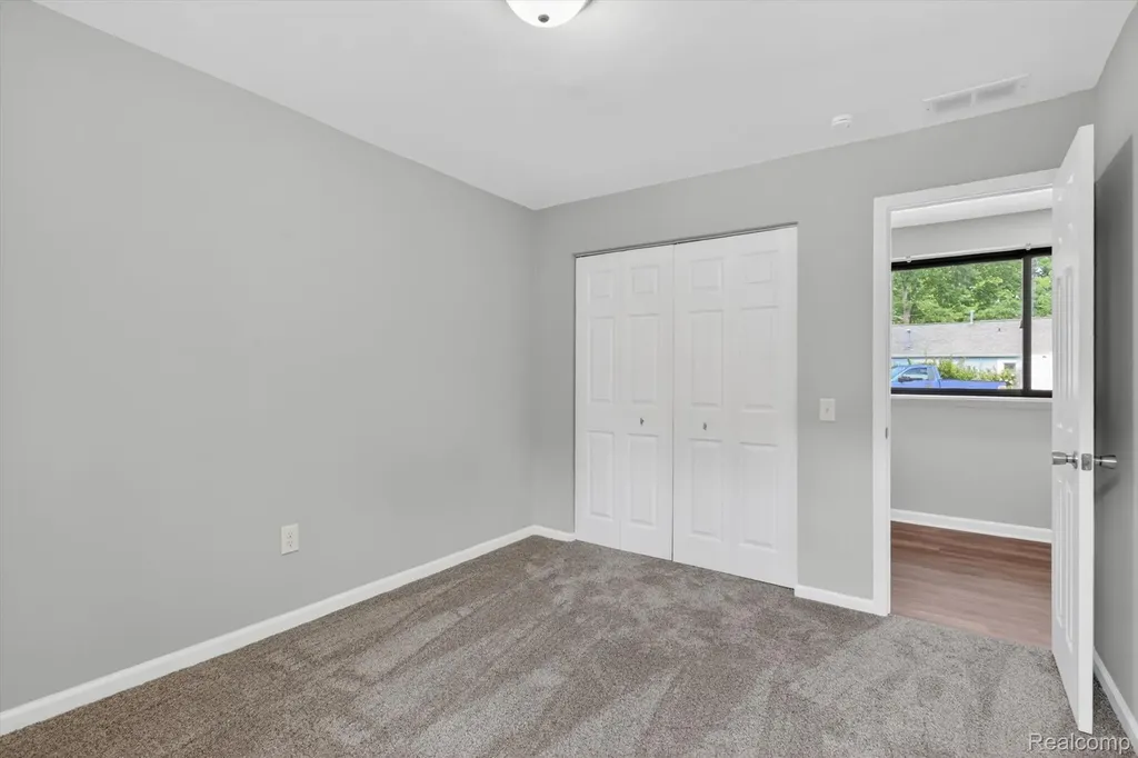 4841 Fenmore Avenue Waterford Charter Township MI 48328
