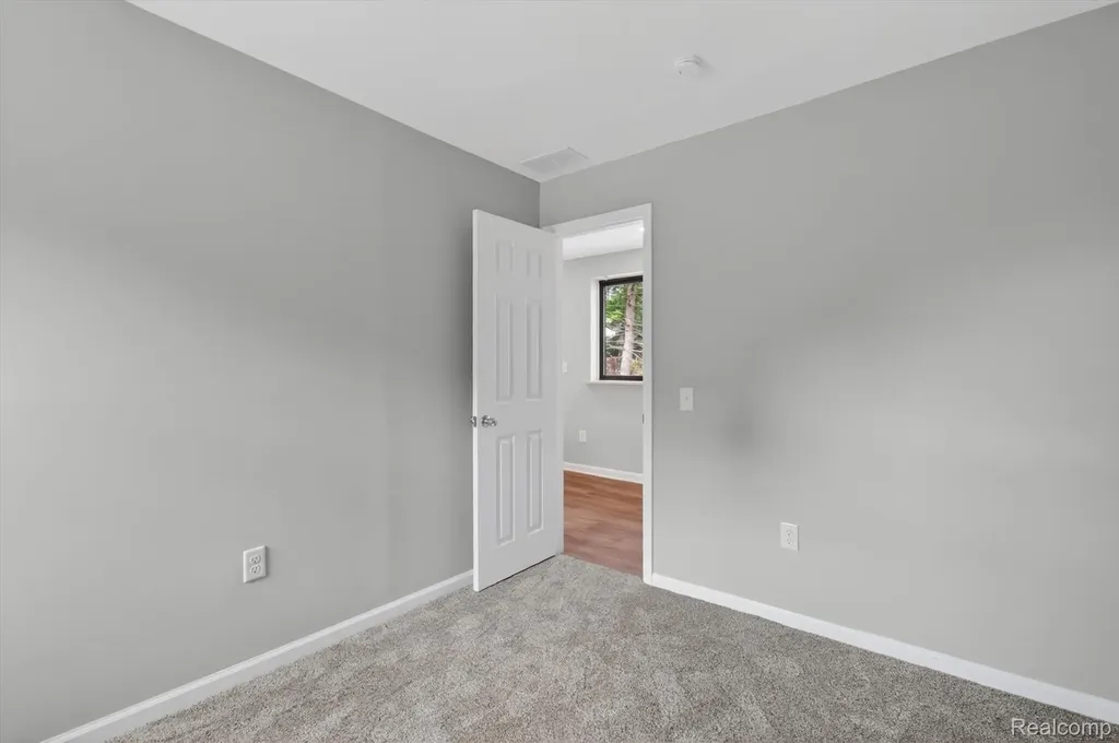 4841 Fenmore Avenue Waterford Charter Township MI 48328