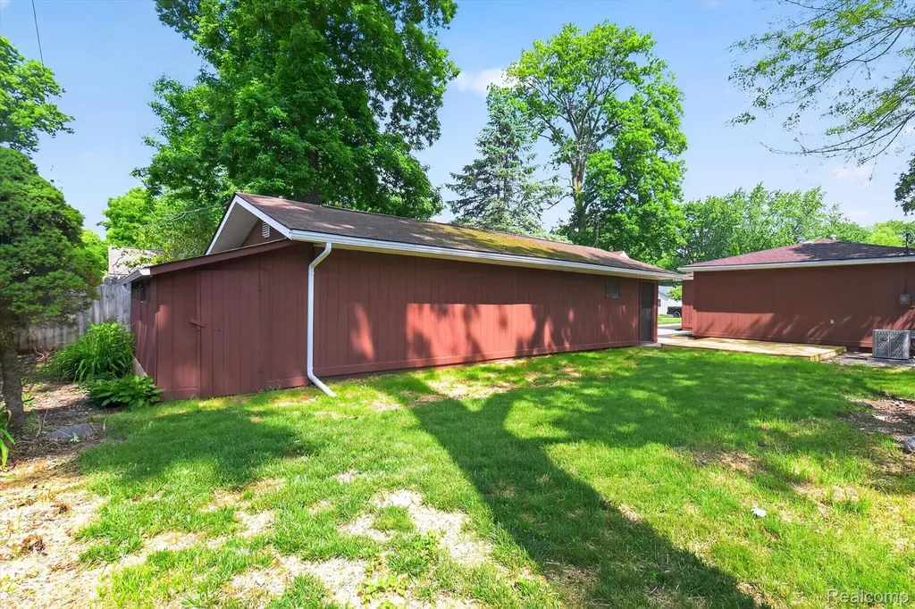 4841 Fenmore Avenue Waterford Charter Township MI 48328