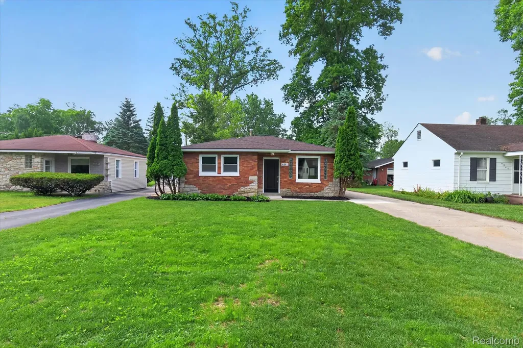 4841 Fenmore Avenue Waterford Charter Township MI 48328