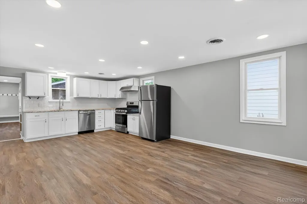 4841 Fenmore Avenue Waterford Charter Township MI 48328