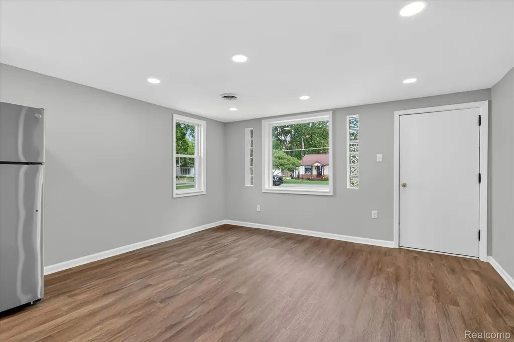 4841 Fenmore Avenue Waterford Charter Township MI 48328