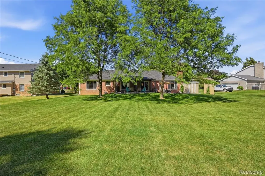 5048 Tree Hill Road Grand Blanc Charter Township MI 48439