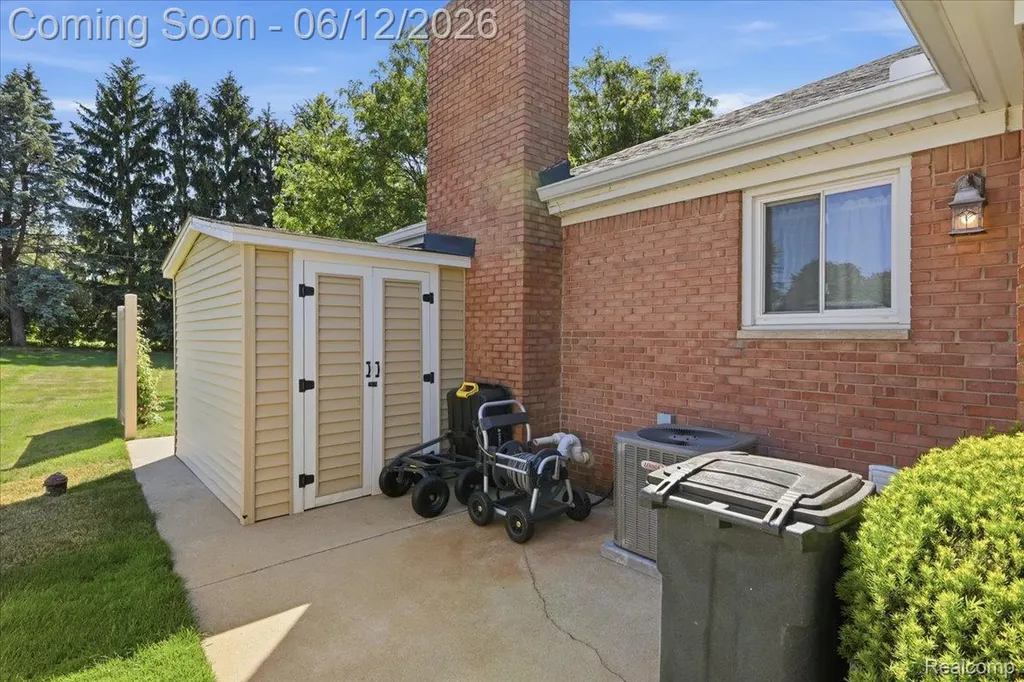 5048 Tree Hill Road Grand Blanc Charter Township MI 48439