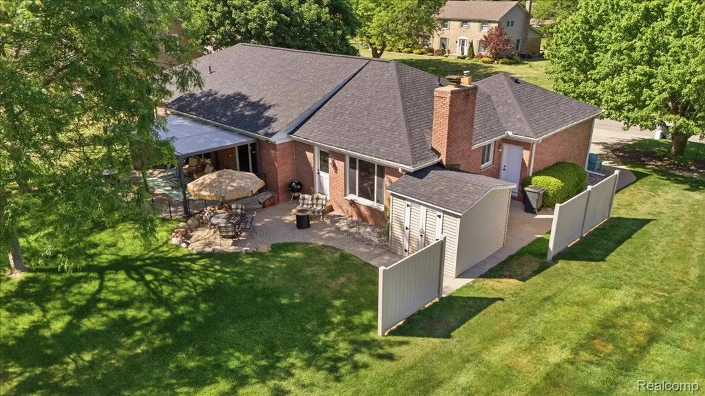 5048 Tree Hill Road Grand Blanc Charter Township MI 48439