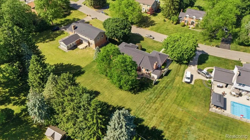 5048 Tree Hill Road Grand Blanc Charter Township MI 48439