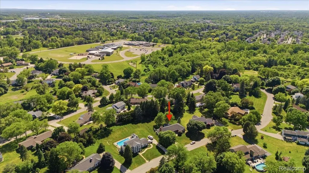 5048 Tree Hill Road Grand Blanc Charter Township MI 48439