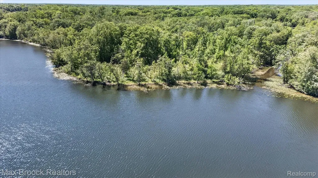 Vac Four Lakes Drive Green Oak Township MI 48178
