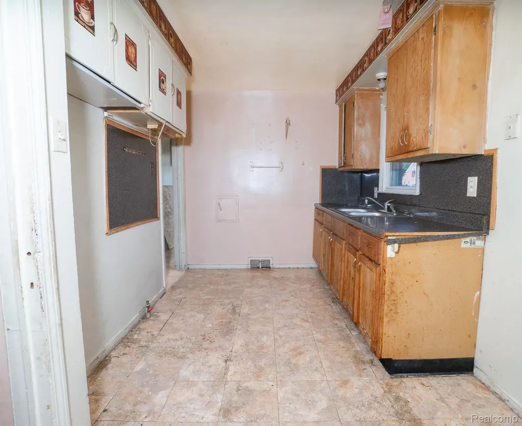 13150 Glenfield Street Detroit City MI 48213