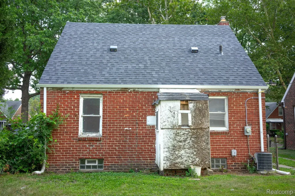 20161 Yonka Street Detroit City MI 48234