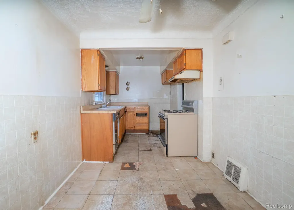 20161 Yonka Street Detroit City MI 48234