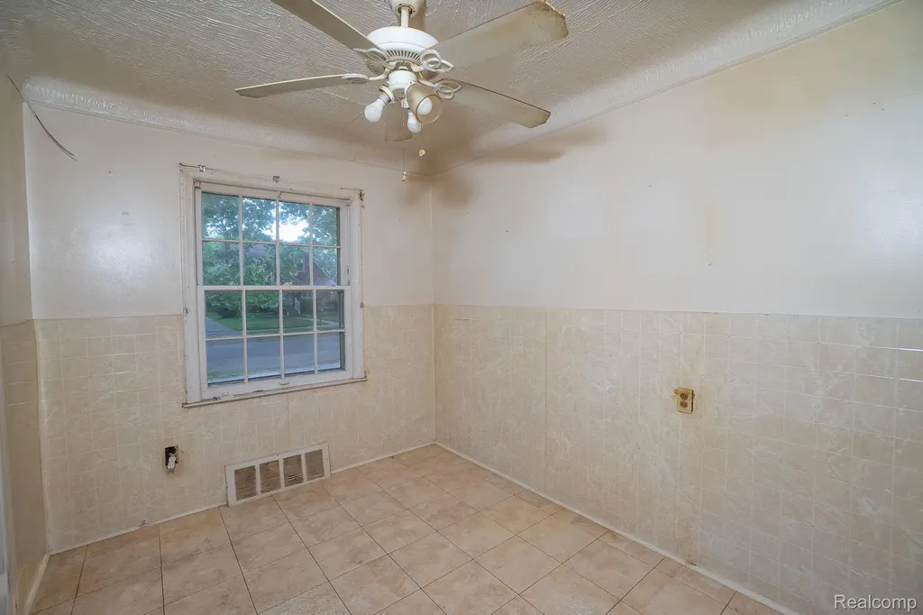 20161 Yonka Street Detroit City MI 48234