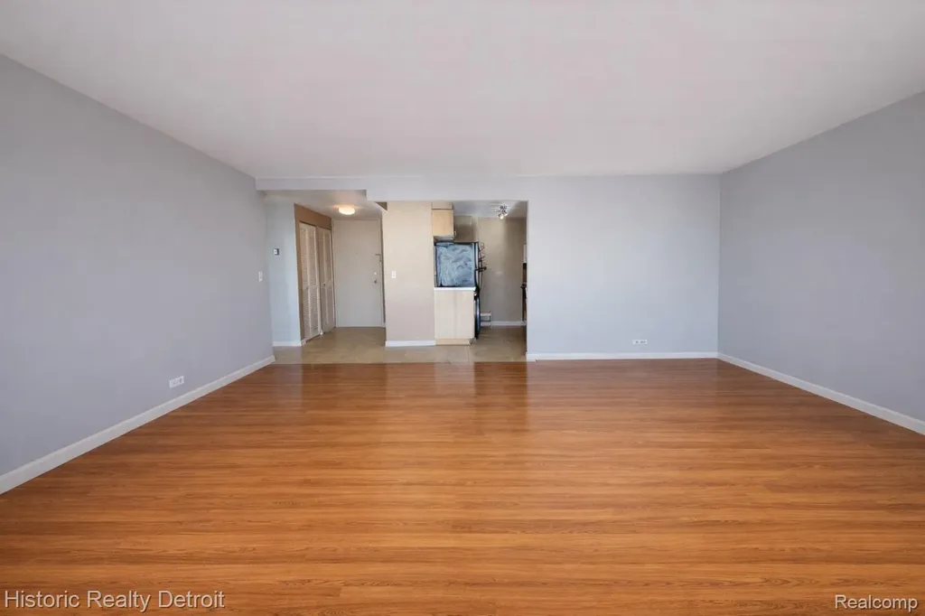 1300 E Lafayette Detroit City MI 48207