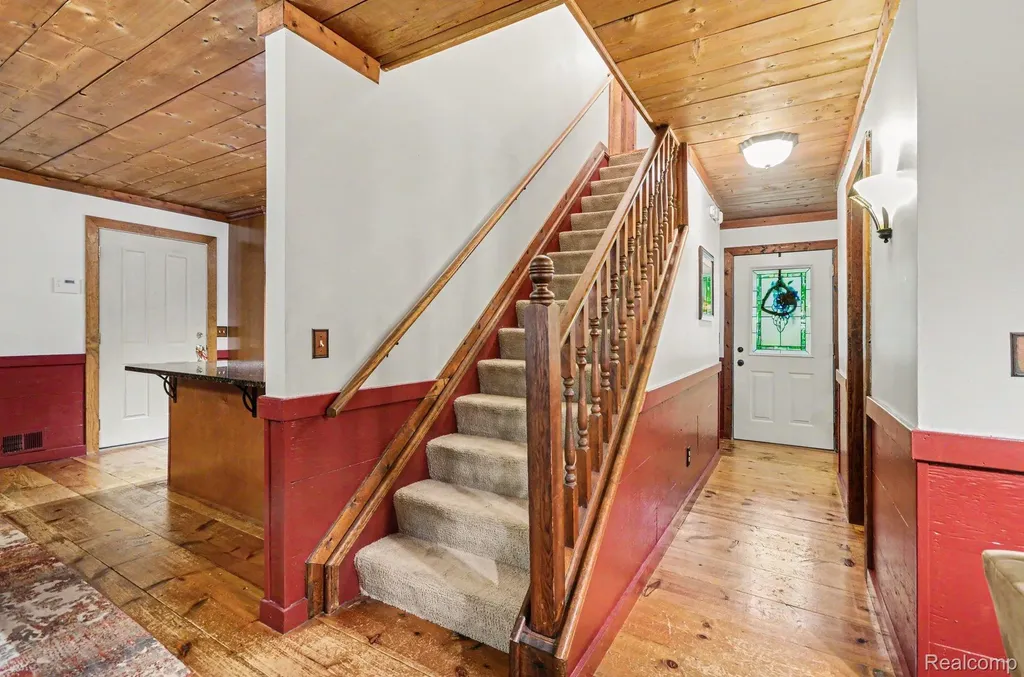 1435 Rolling Hills Drive Hartland Township MI 48843