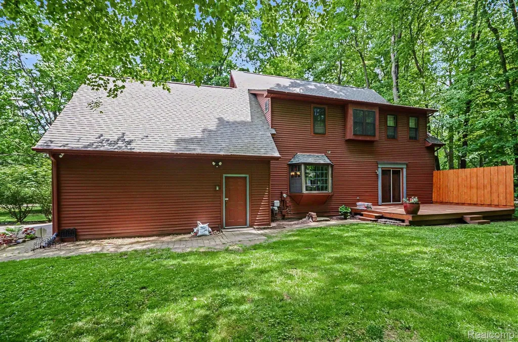 1435 Rolling Hills Drive Hartland Township MI 48843