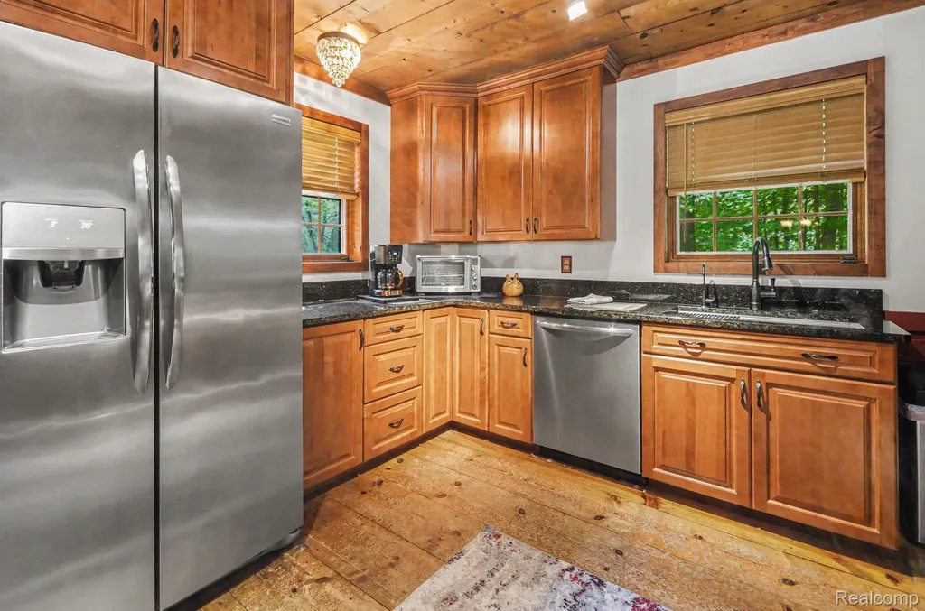 1435 Rolling Hills Drive Hartland Township MI 48843