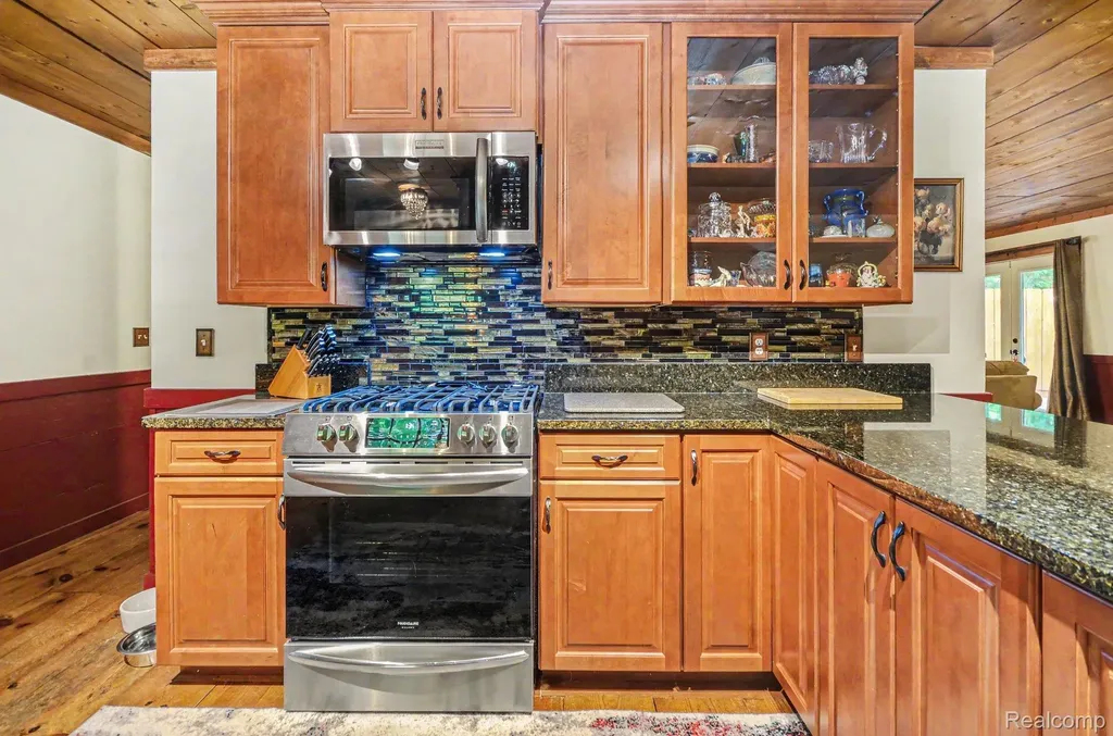 1435 Rolling Hills Drive Hartland Township MI 48843