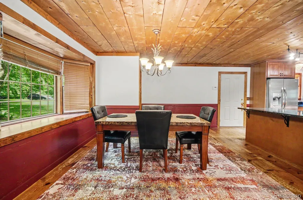 1435 Rolling Hills Drive Hartland Township MI 48843