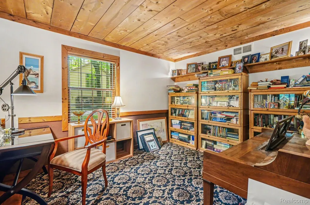1435 Rolling Hills Drive Hartland Township MI 48843