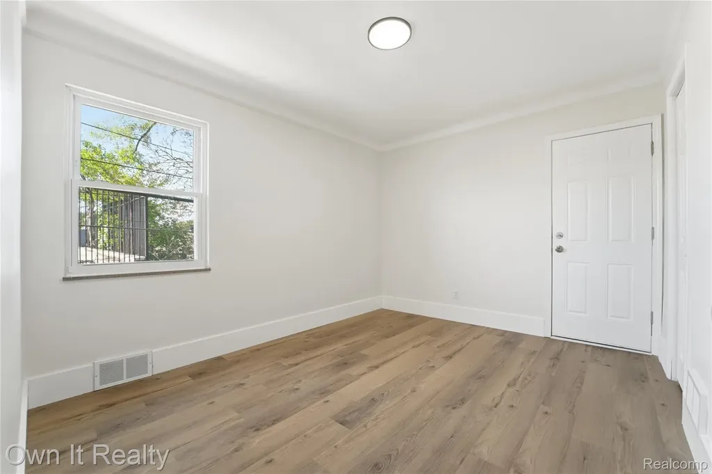 17127 Santa Barbara Drive Detroit City MI 48221