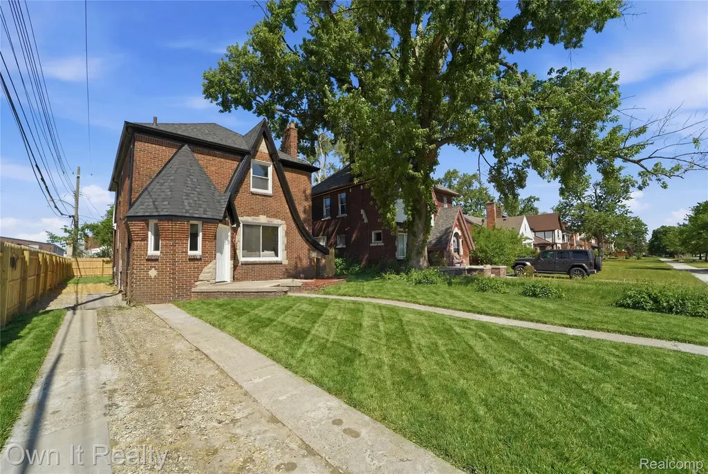 17127 Santa Barbara Drive Detroit City MI 48221