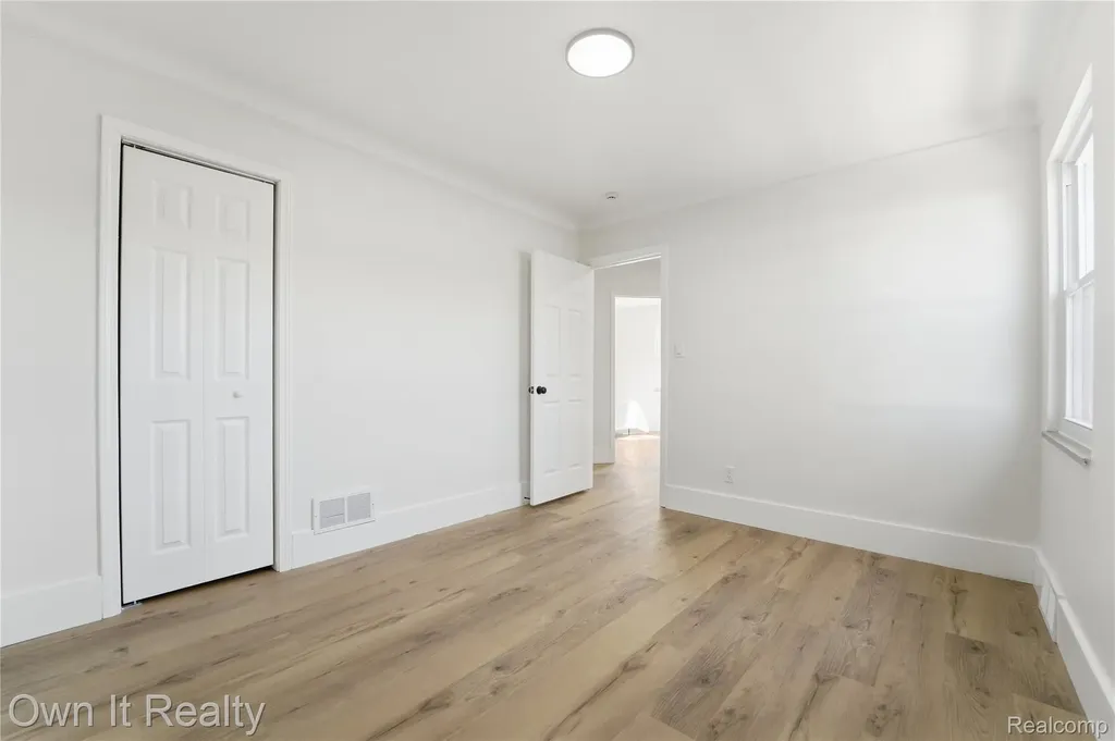 17127 Santa Barbara Drive Detroit City MI 48221