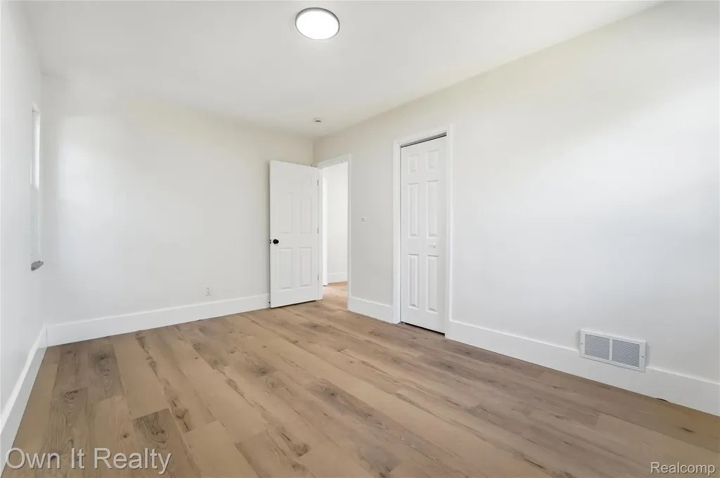 17127 Santa Barbara Drive Detroit City MI 48221