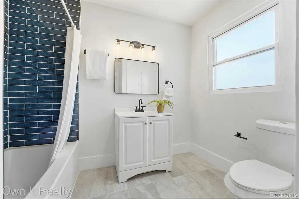 17127 Santa Barbara Drive Detroit City MI 48221