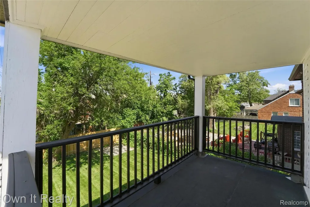 17127 Santa Barbara Drive Detroit City MI 48221