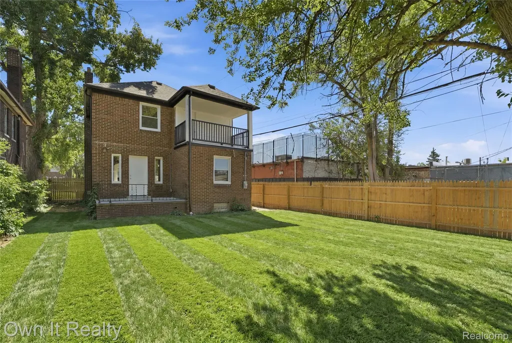 17127 Santa Barbara Drive Detroit City MI 48221