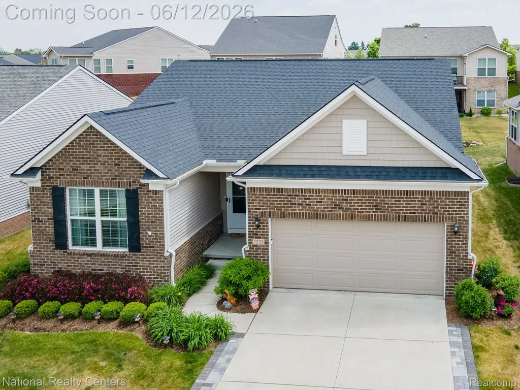 1233 Lark Street Orion Charter Township MI 48360