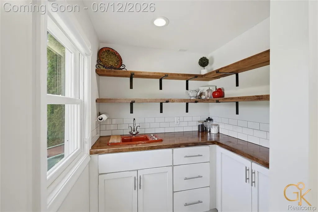 1293 Burns Road Milford Charter Township MI 48381