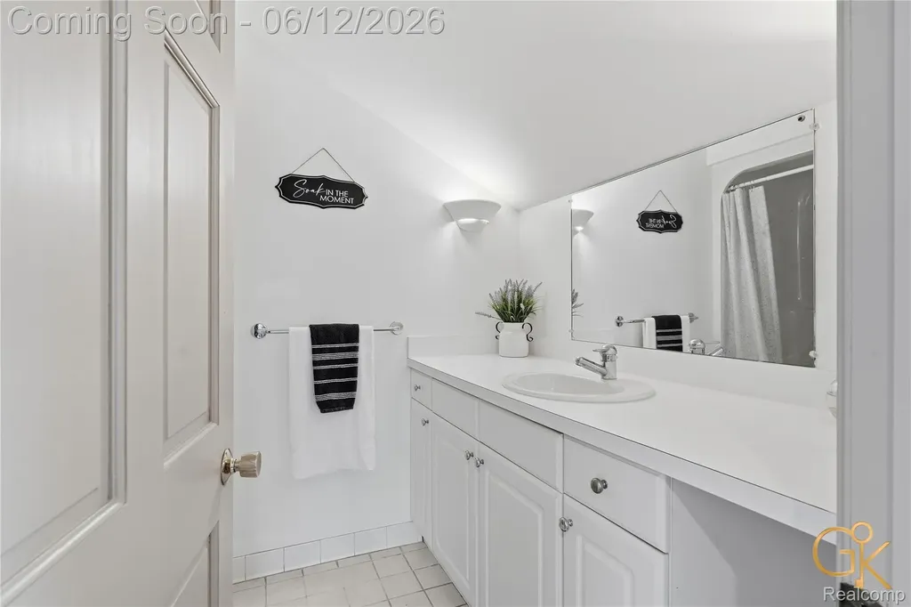1293 Burns Road Milford Charter Township MI 48381