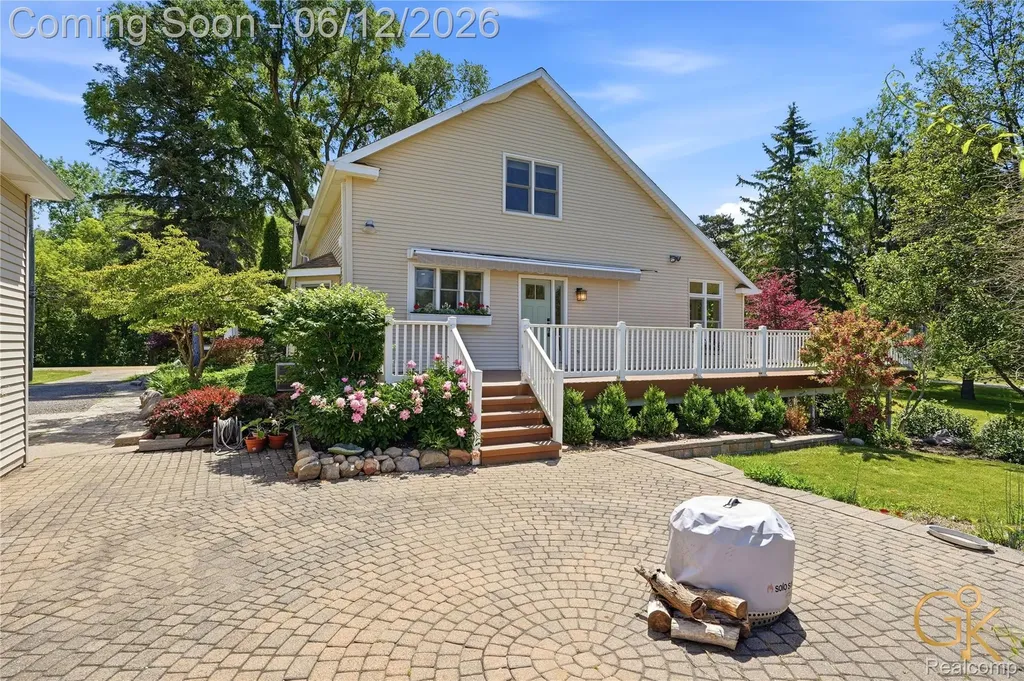 1293 Burns Road Milford Charter Township MI 48381